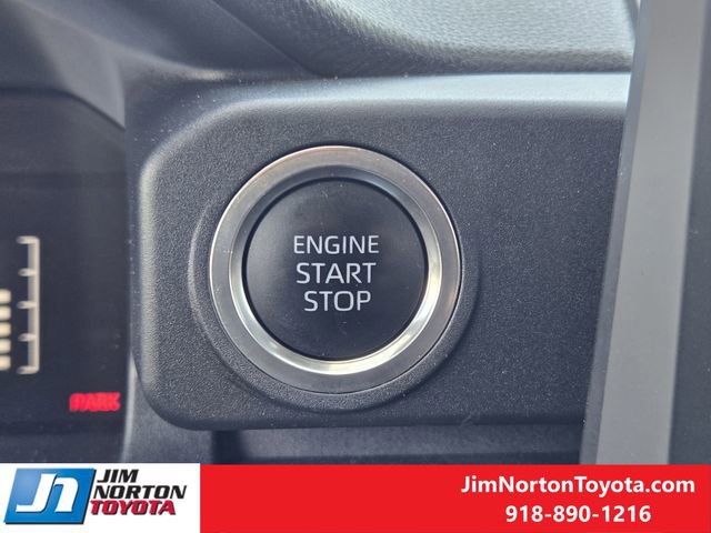 Used 2025 Toyota 4Runner SR5 AWD/4WD image 21