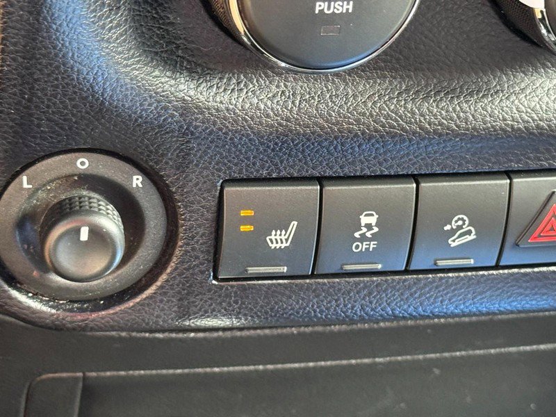 Used 2015 Jeep Wrangler Unlimited Sahara w/ Connectivity Group AWD/4WD image 20