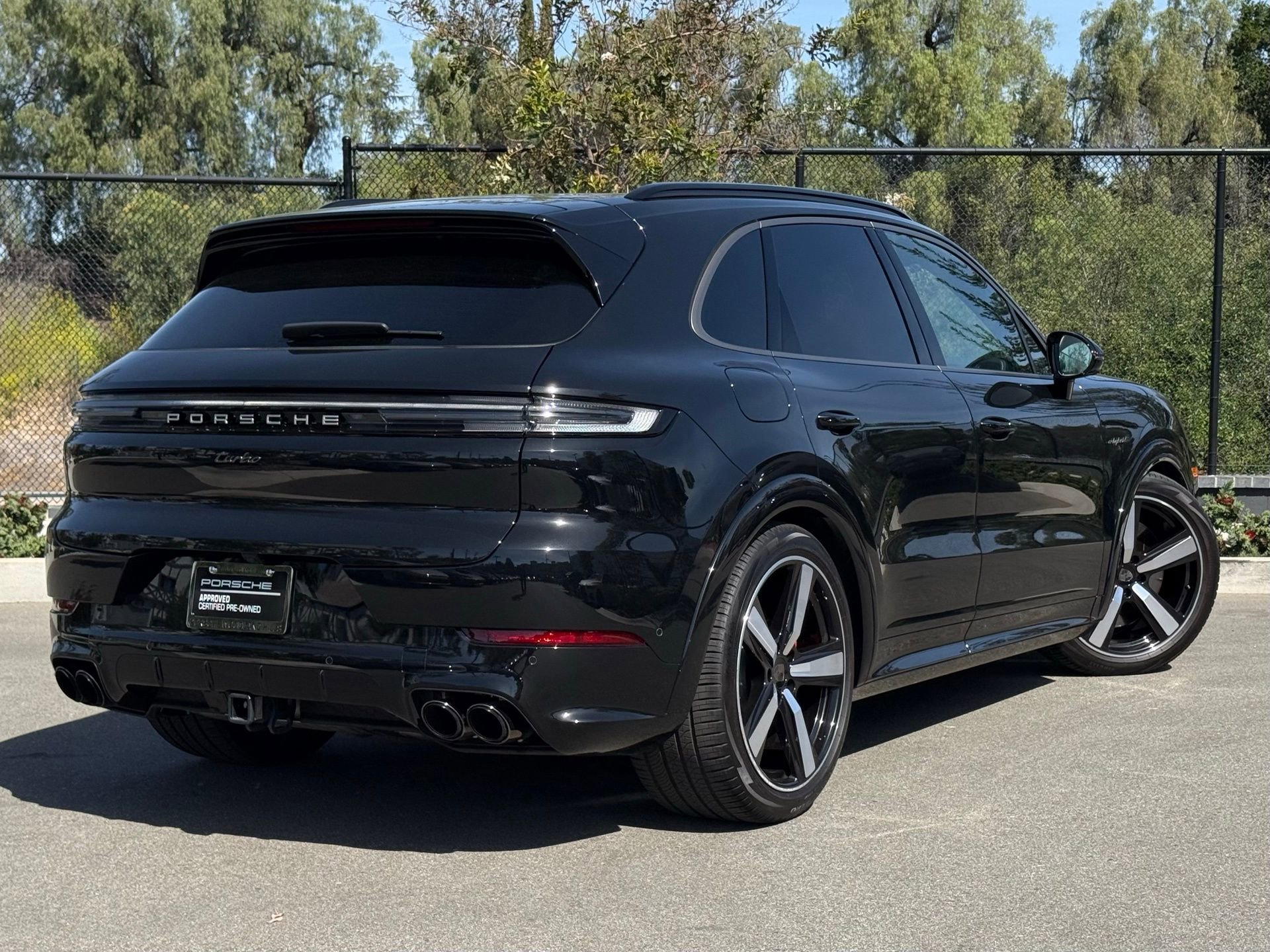 Certified 2025 Porsche Cayenne Turbo image 7