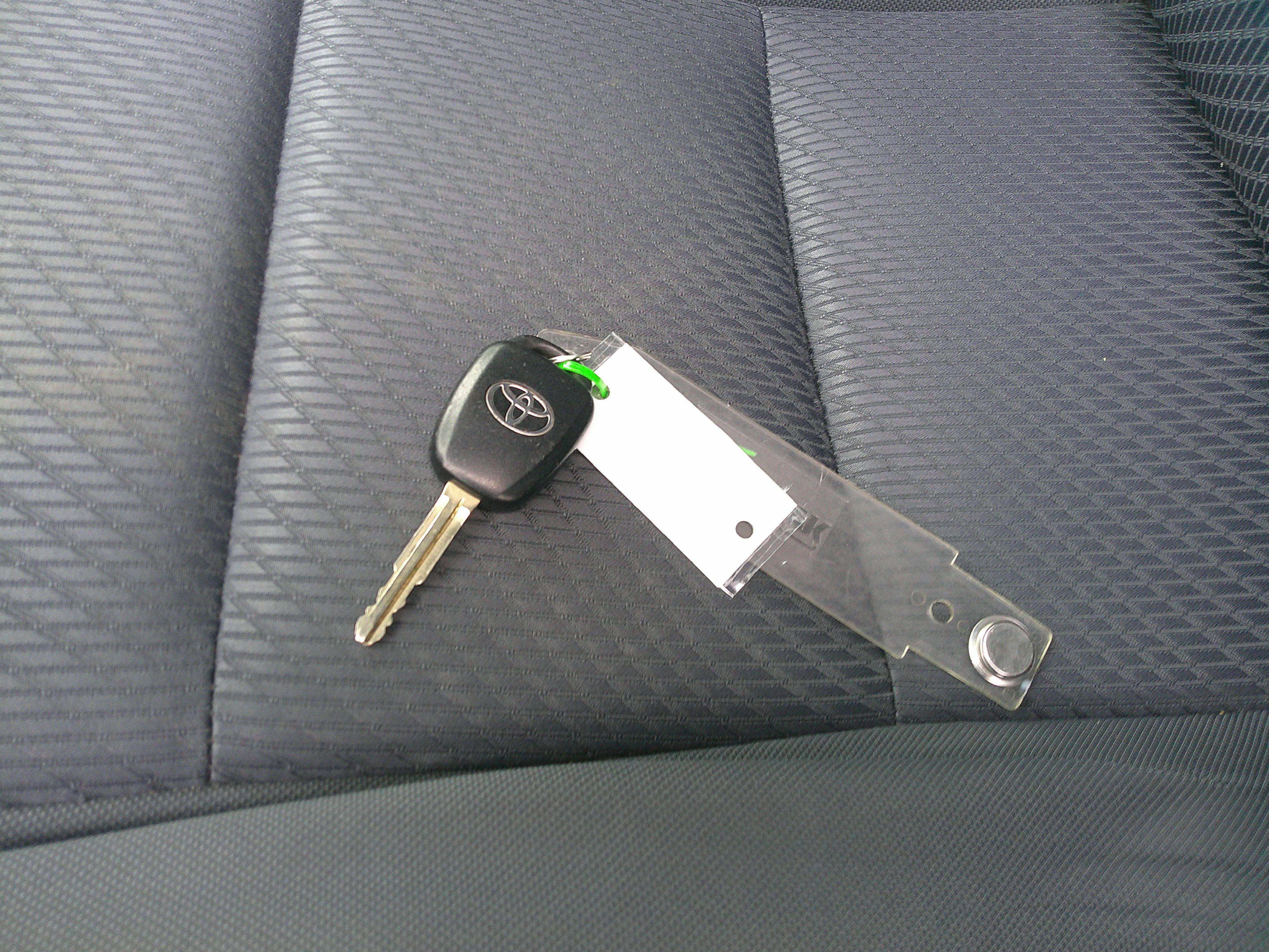 Used 2017 Toyota Highlander LE image 39