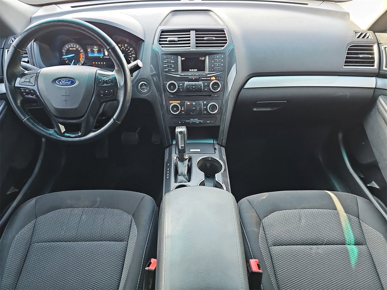 Used 2017 Ford Explorer XLT image 9