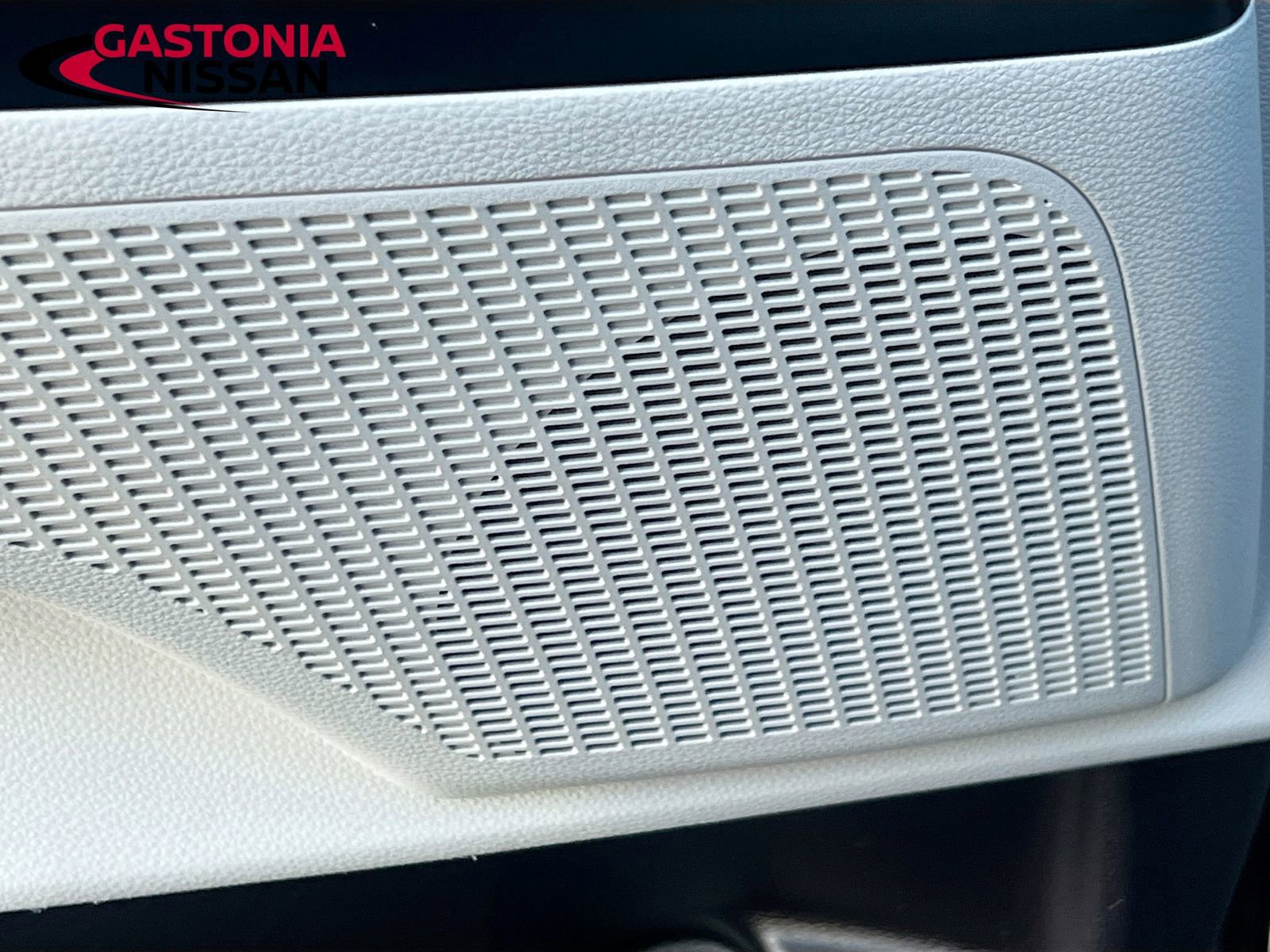 Used 2024 Kia Carnival LX image 23