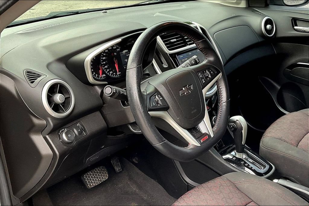 Used 2018 Chevrolet Sonic LT w/ Convenience Package FWD image 8