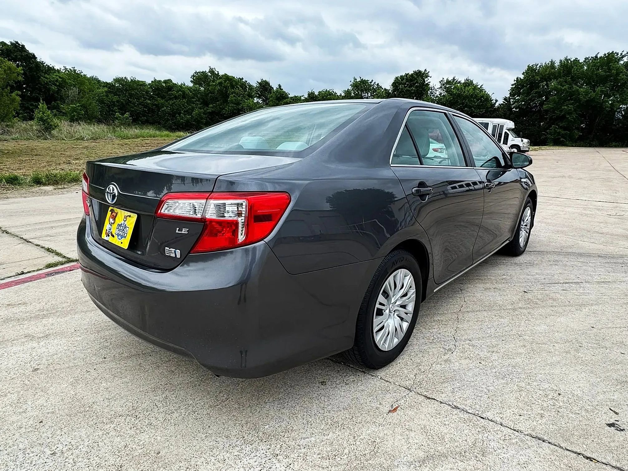 Used 2012 Toyota Camry LE FWD image 3