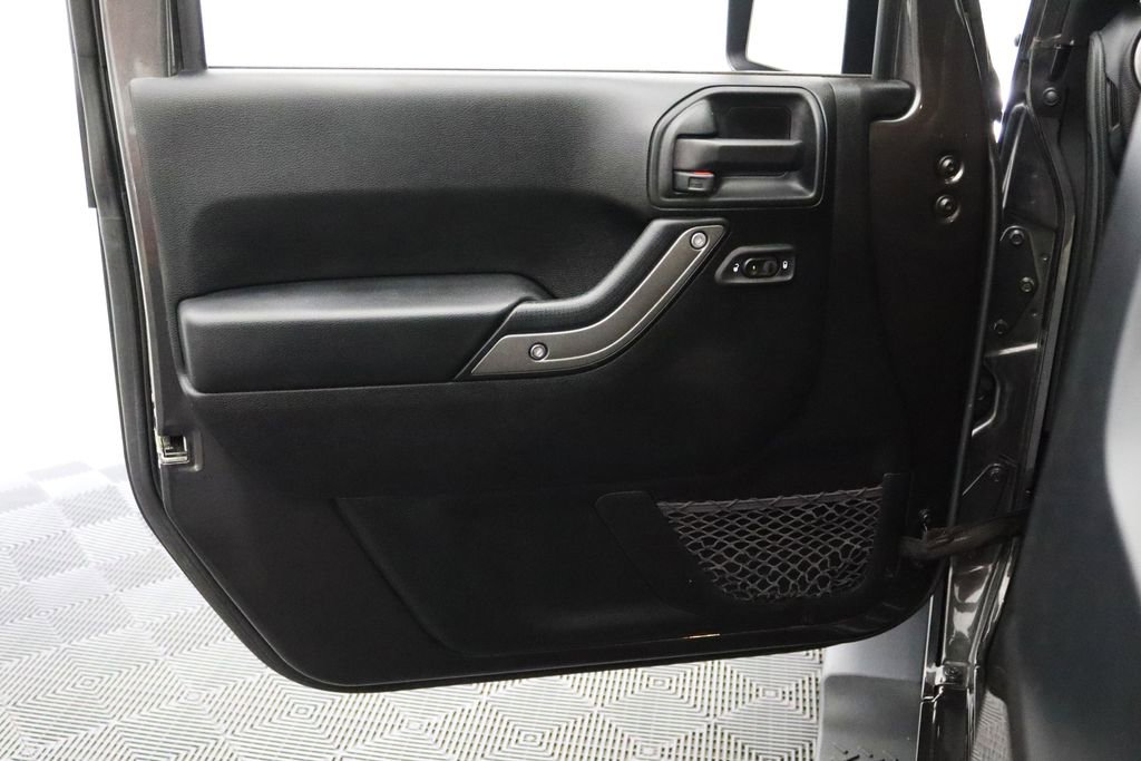 Used 2017 Jeep Wrangler Sport AWD/4WD image 12