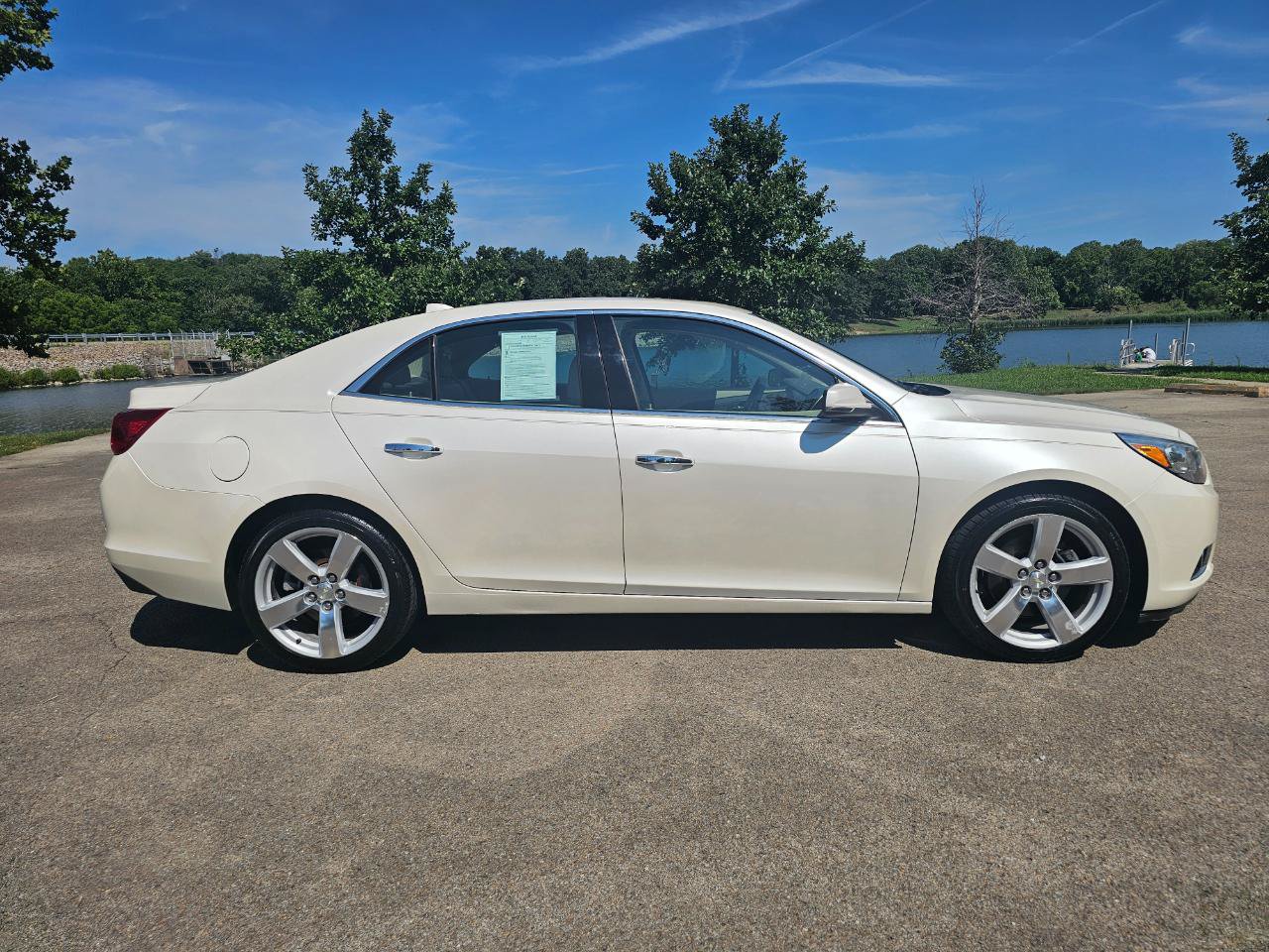 Used 2013 Chevrolet Malibu LTZ FWD image 3