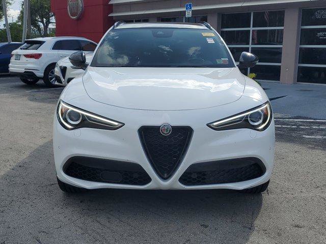 Used 2022 Alfa Romeo Stelvio Veloce AWD/4WD image 2