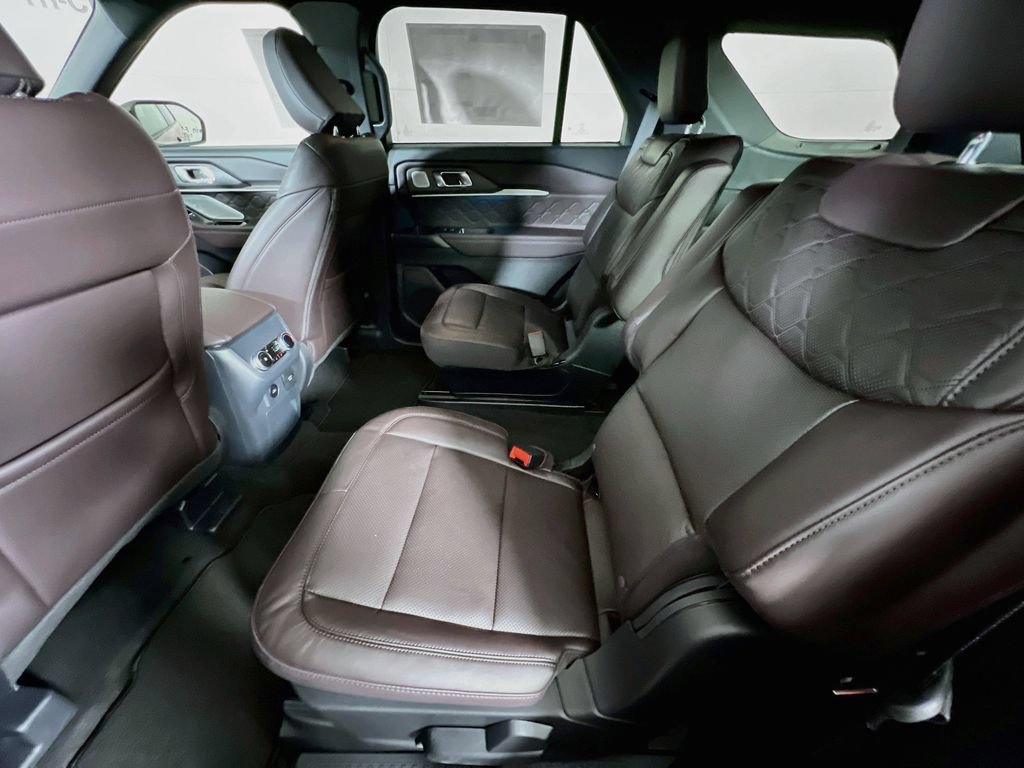 New 2026 Ford Explorer Platinum w/ LUX Leather Package AWD/4WD image 30