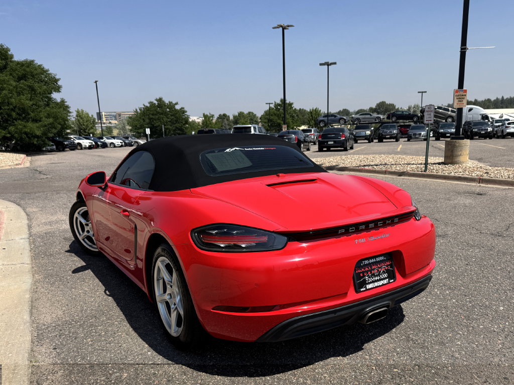 Used 2018 Porsche 718 Boxster RWD image 9