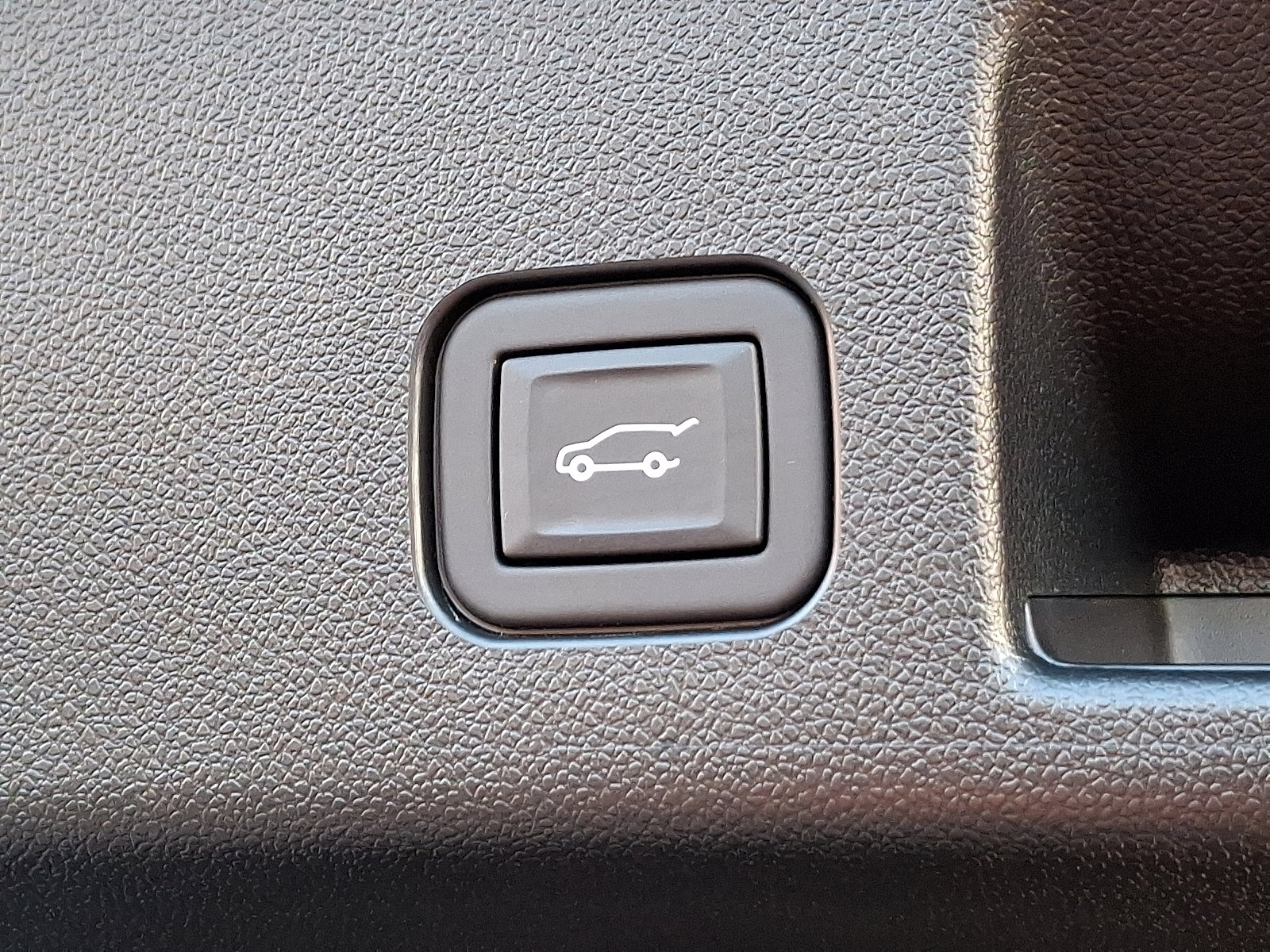 Used 2024 Chevrolet Equinox EV RS image 30