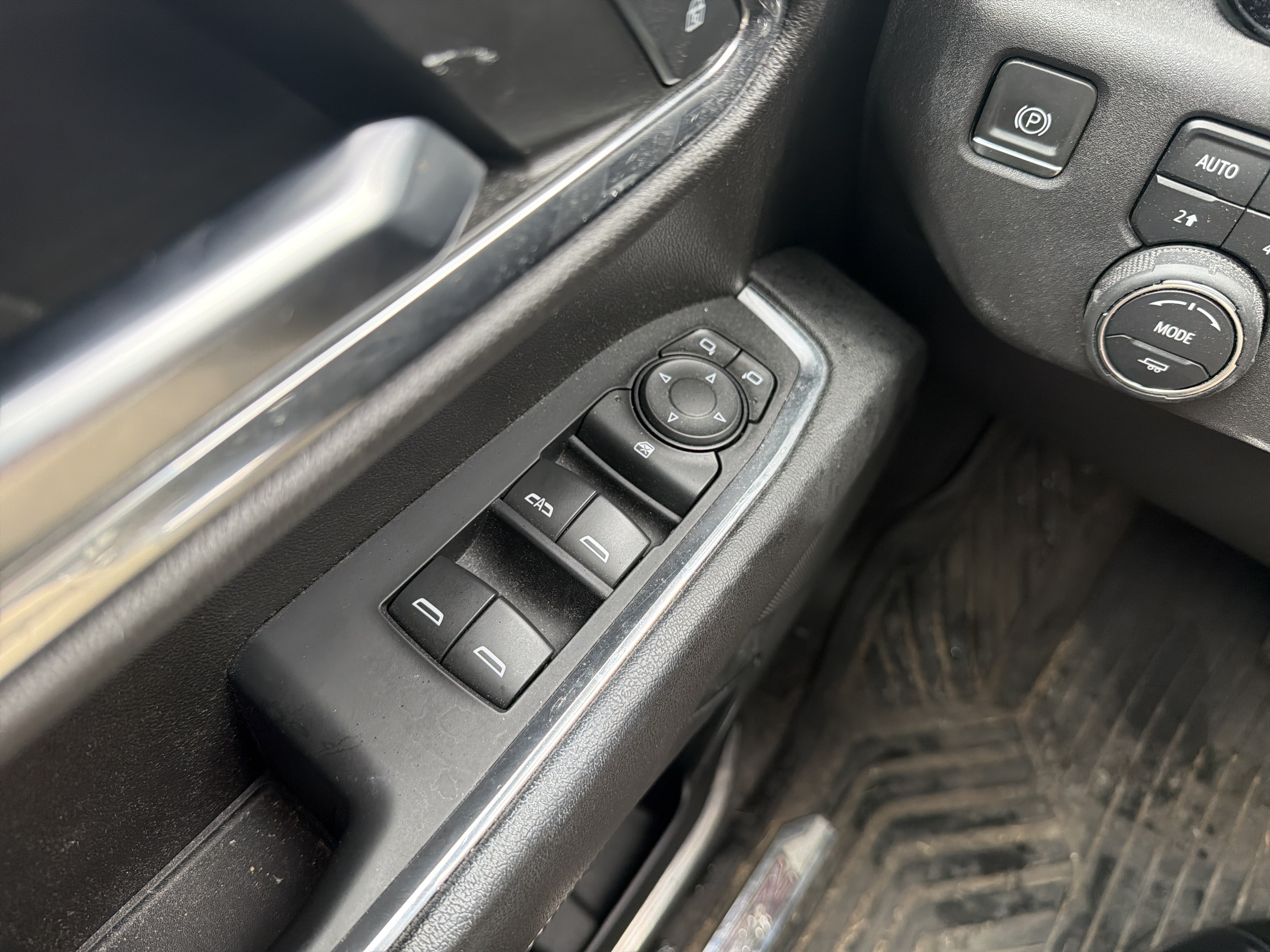 Used 2023 Chevrolet Silverado 1500 RST AWD/4WD image 17