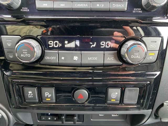 Used 2023 Nissan Titan PRO-4X image 10