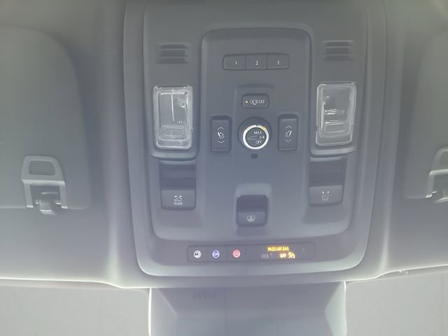 Used 2024 Cadillac Escalade ESV Premium Luxury image 35