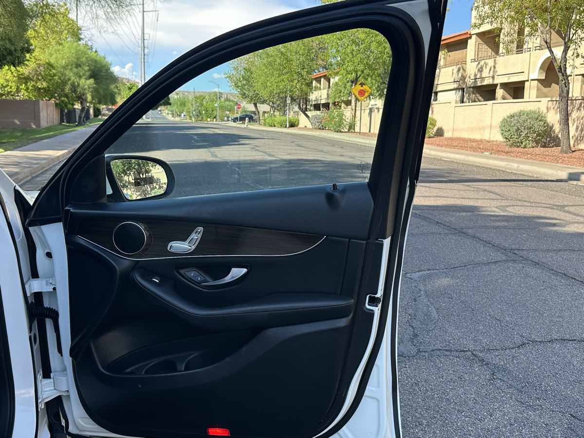 Used 2017 Mercedes-Benz GLC 300 image 36