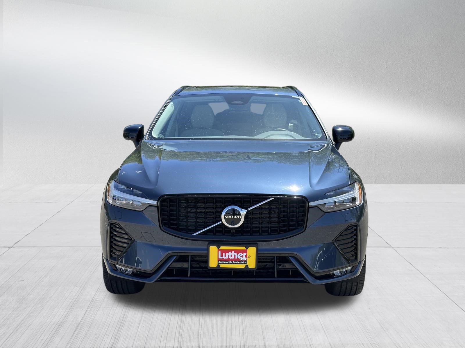 Used 2024 Volvo XC60 B5 Plus w/ Protection Package Premier AWD/4WD image 2