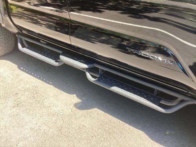 Certified 2025 Toyota Tacoma SR5 AWD/4WD image 5
