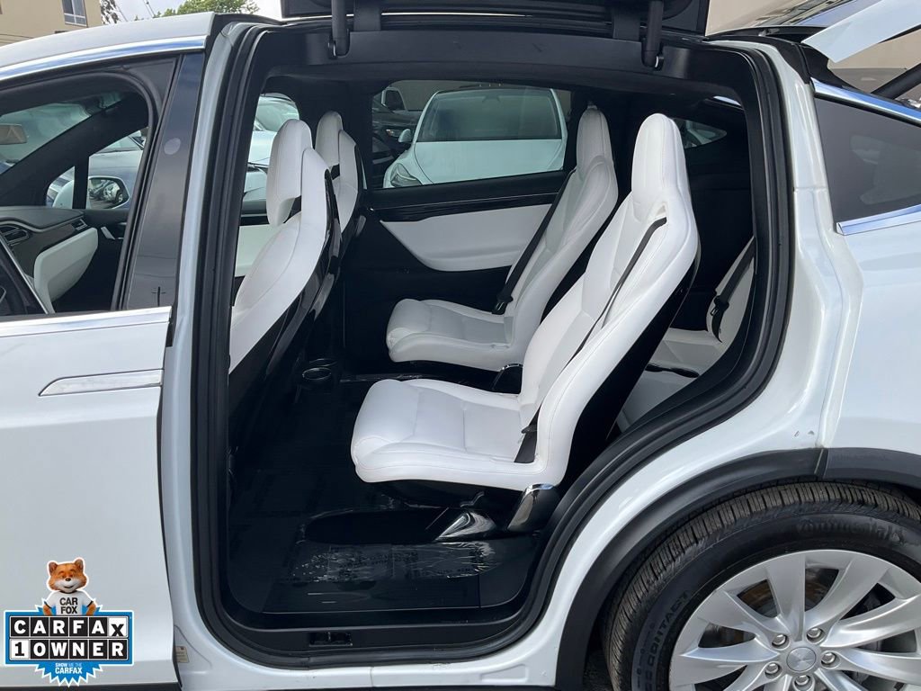 Used 2017 Tesla Model X 90D image 7