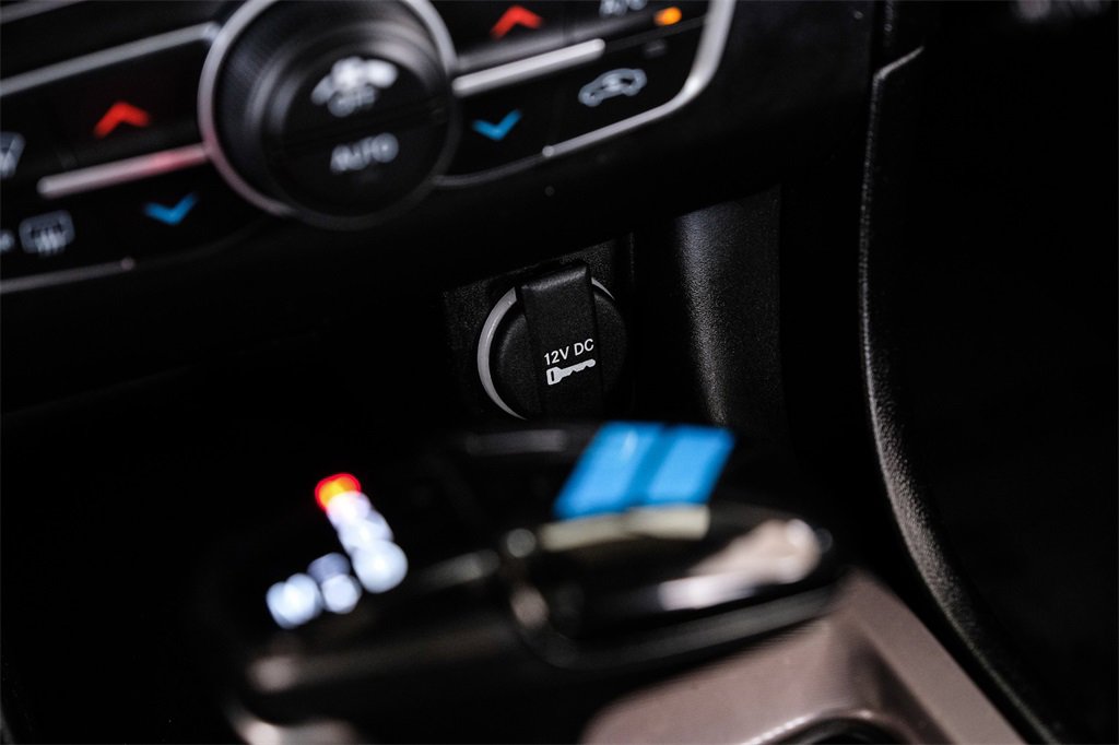 Used 2023 Dodge Charger R/T w/ Plus Group image 25