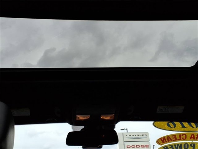 Certified 2016 Dodge Challenger R/T Plus image 20