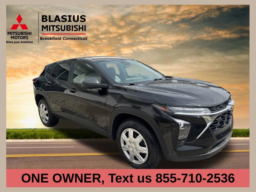 Used 2024 Chevrolet Trax LS image 1