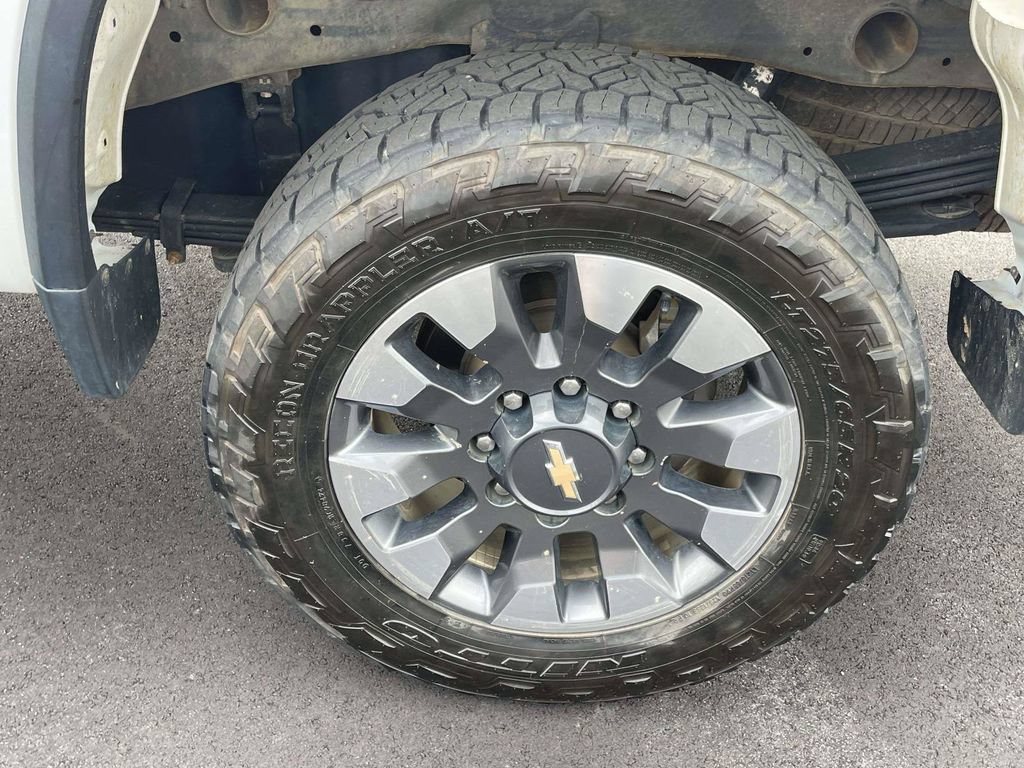 Used 2021 Chevrolet Silverado 2500 Custom w/ Custom Value Package AWD/4WD image 9