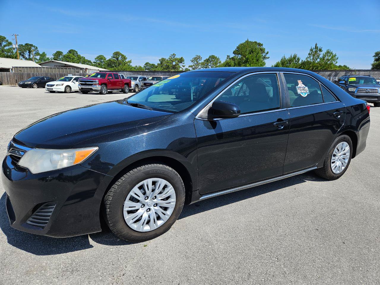 Used 2012 Toyota Camry LE FWD image 2