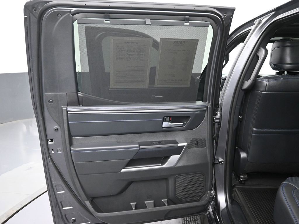 Used 2025 Toyota Tundra Platinum image 39