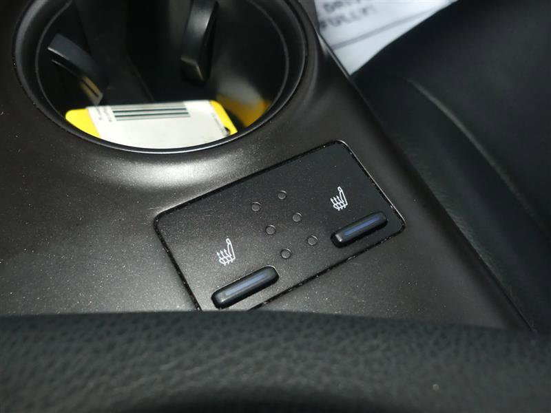 Used 2021 Toyota Camry SE w/ Cold Weather Package image 40