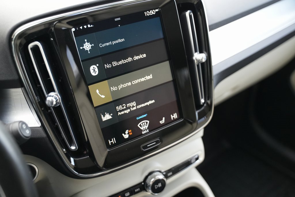 Used 2021 Volvo XC40 T5 Momentum w/ Premium Package image 30