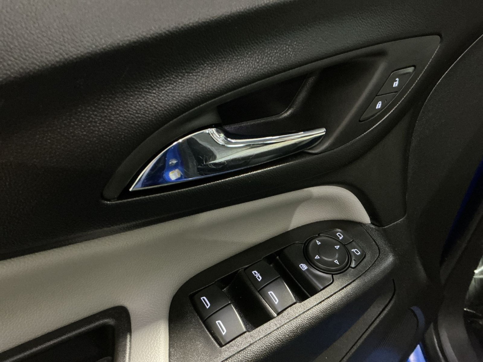 Used 2024 Chevrolet Equinox LS w/ LPO, Floor Liner Package FWD image 16