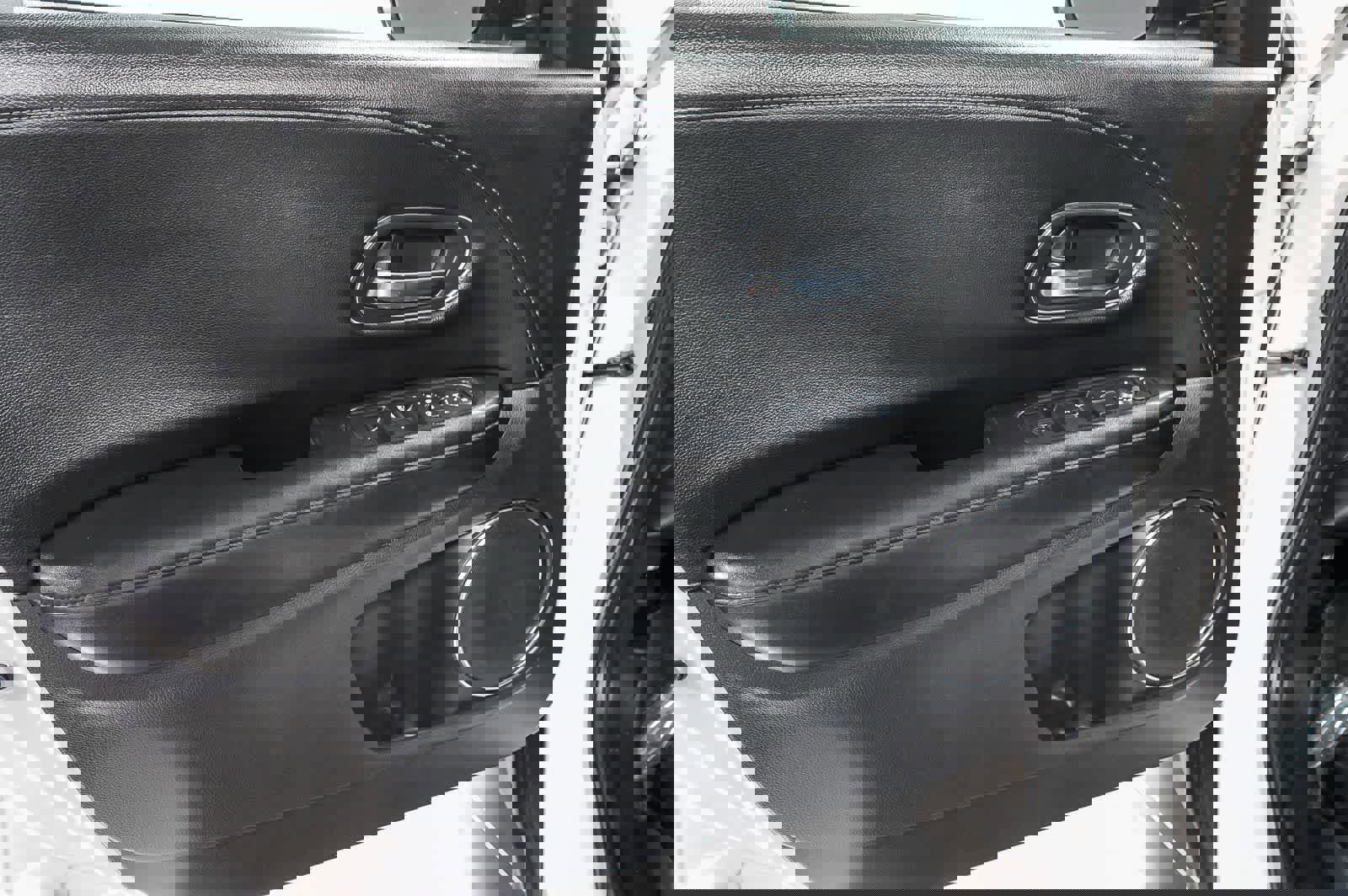 Used 2021 Honda HR-V EX-L image 21