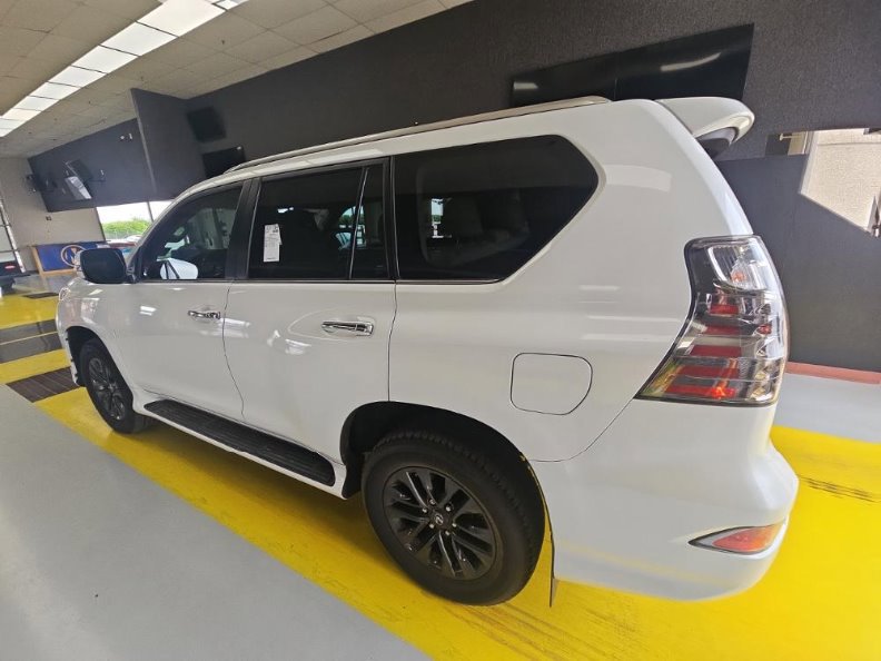 Used 2021 Lexus GX 460 Premium image 7