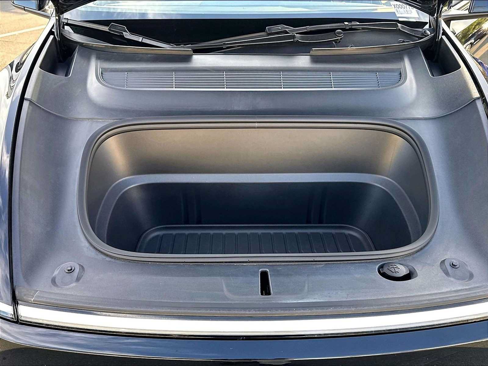 Used 2026 Tesla Model Y AWD image 12