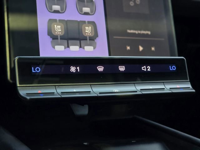 Used 2023 Fisker Ocean One image 18