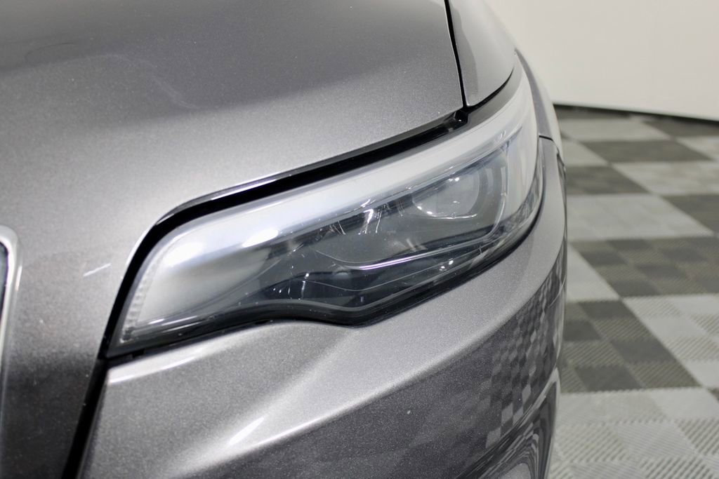 Used 2019 Jeep Cherokee Limited AWD/4WD image 3