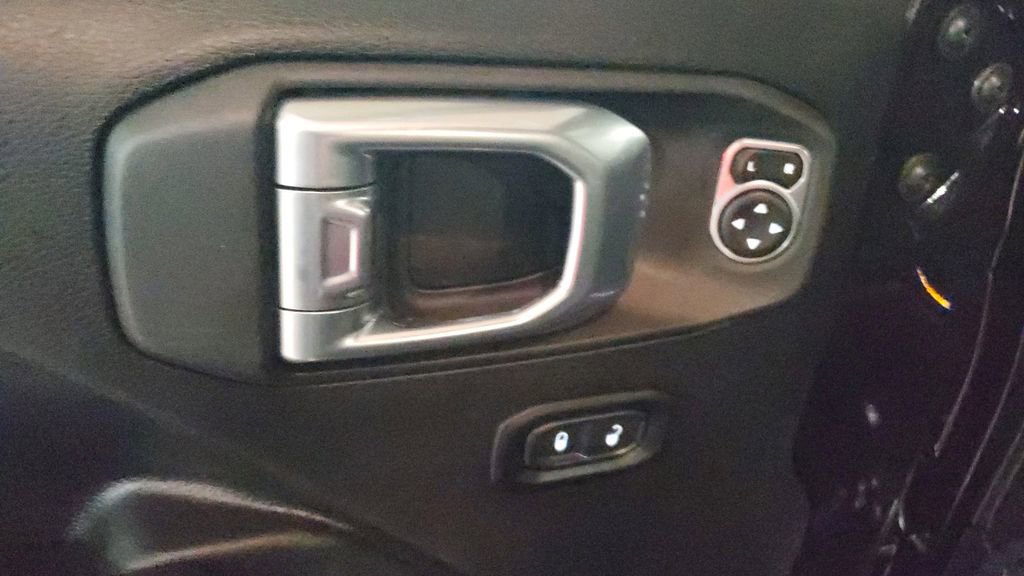 Used 2022 Jeep Wrangler Sport S image 19