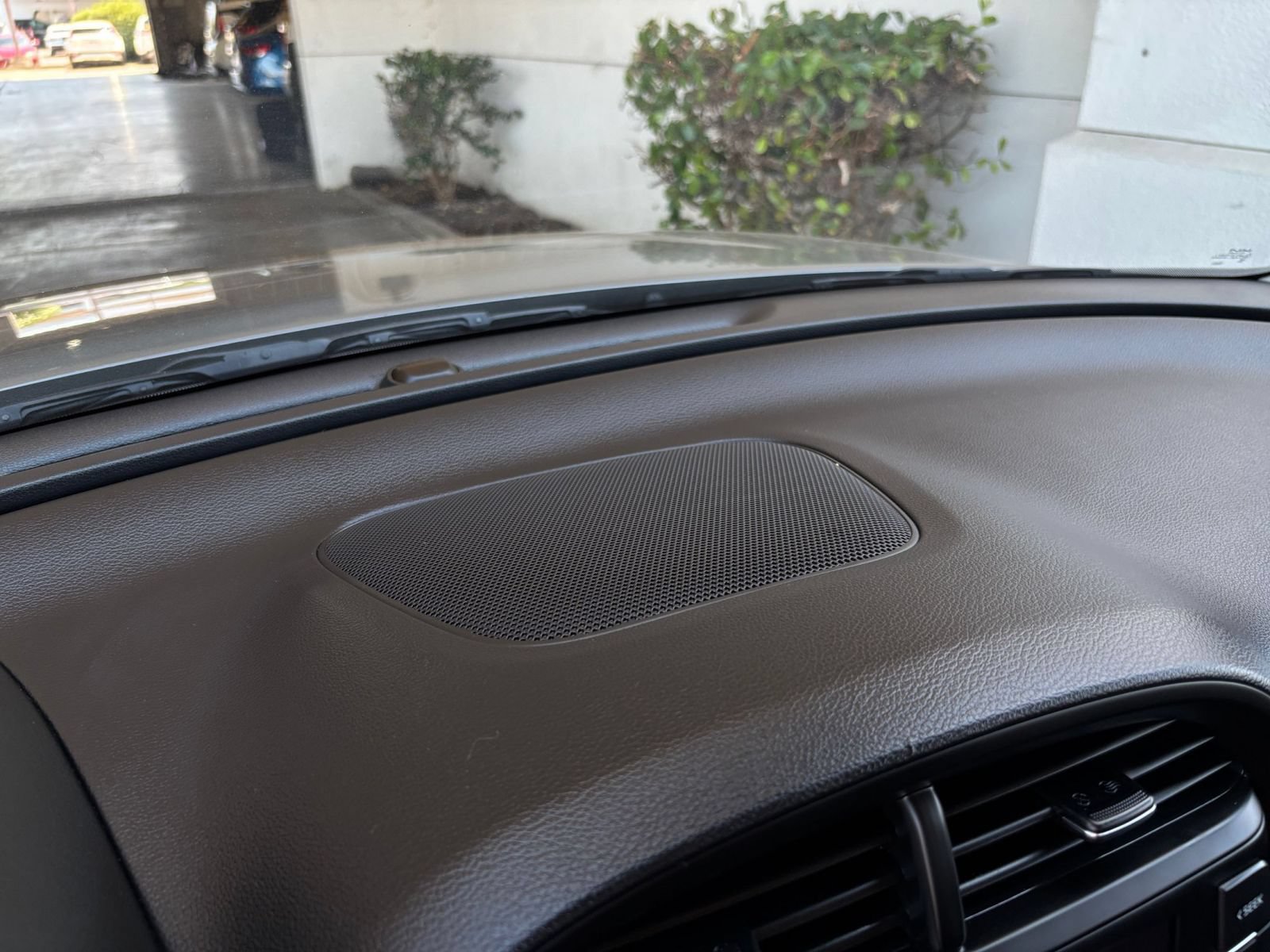 Used 2025 Kia Soul LX w/ LX Technology Package FWD image 14