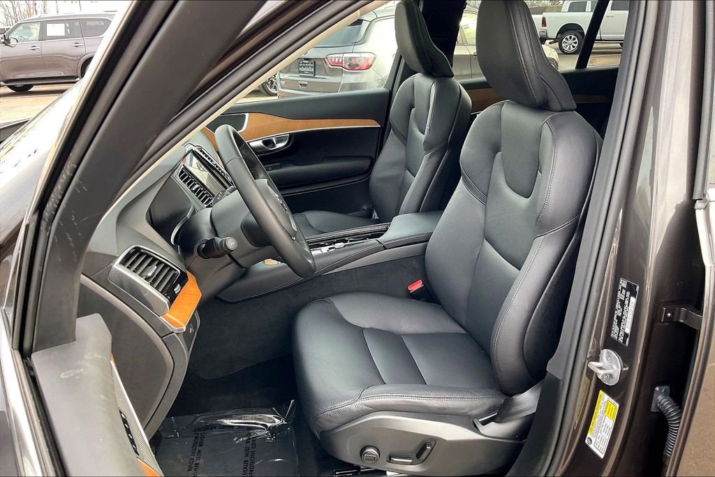Used 2024 Volvo XC90 B6 Plus w/ Protection Package Premier image 25