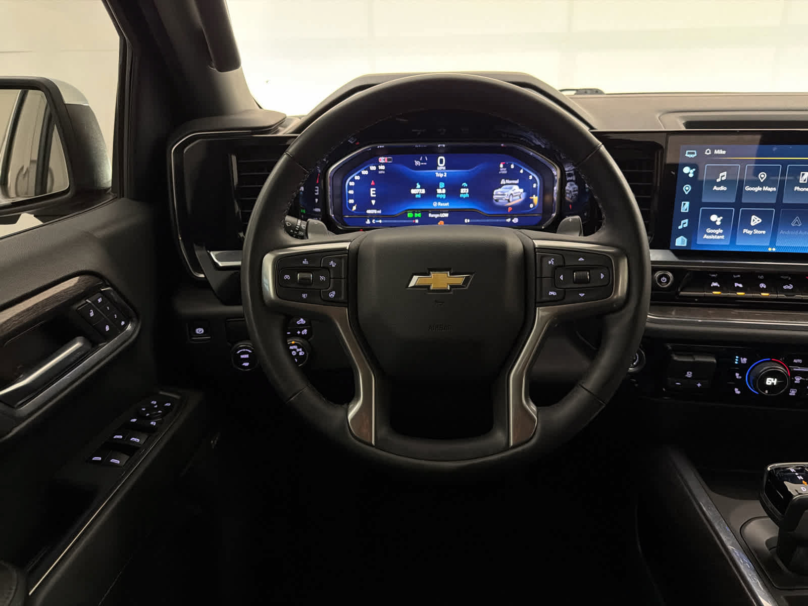 Used 2024 Chevrolet Silverado 1500 LTZ RWD image 17