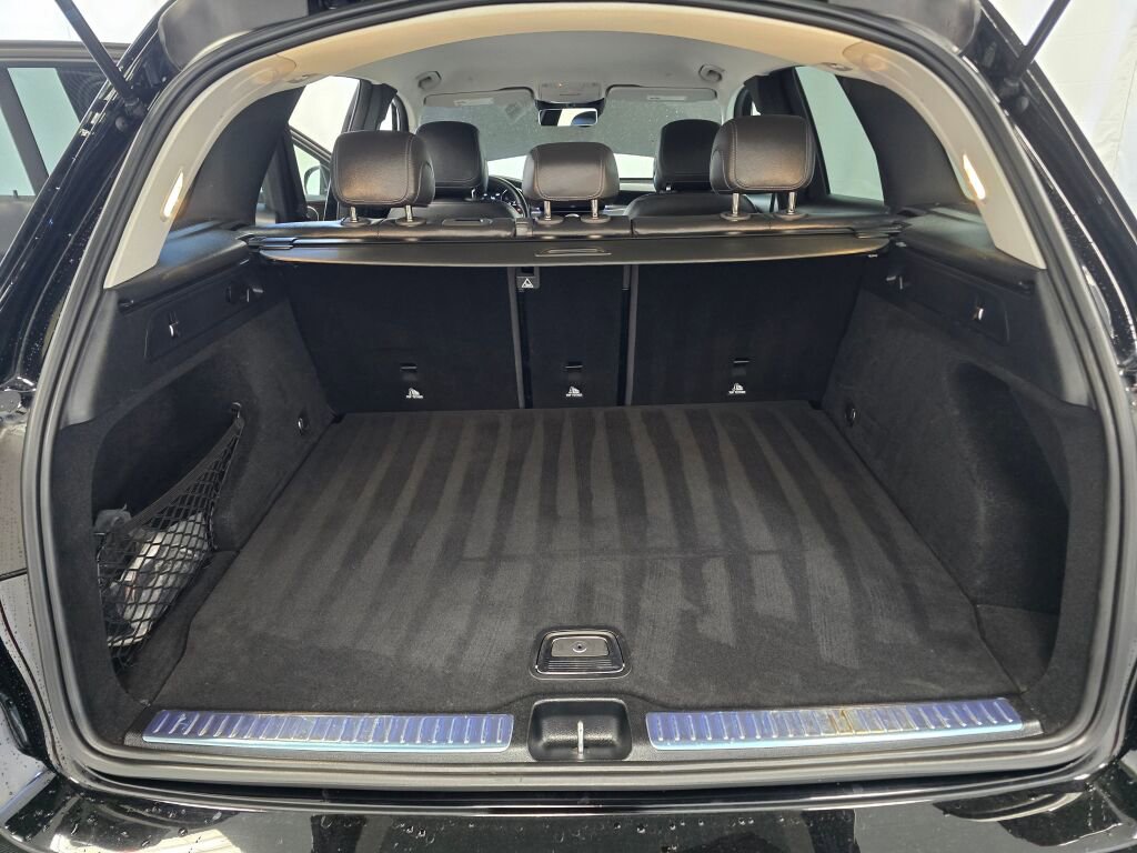 Used 2022 Mercedes-Benz GLC 300 GLC 300 image 11