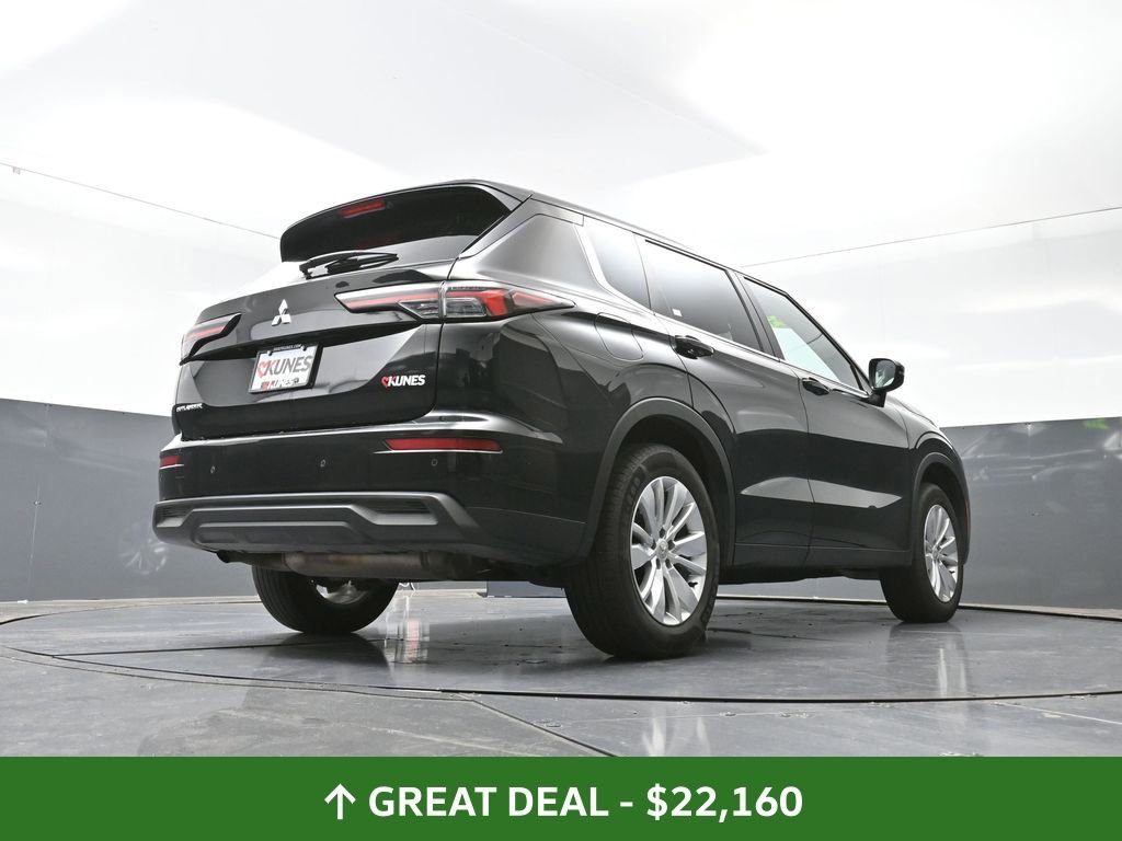 Used 2025 Mitsubishi Outlander ES image 49