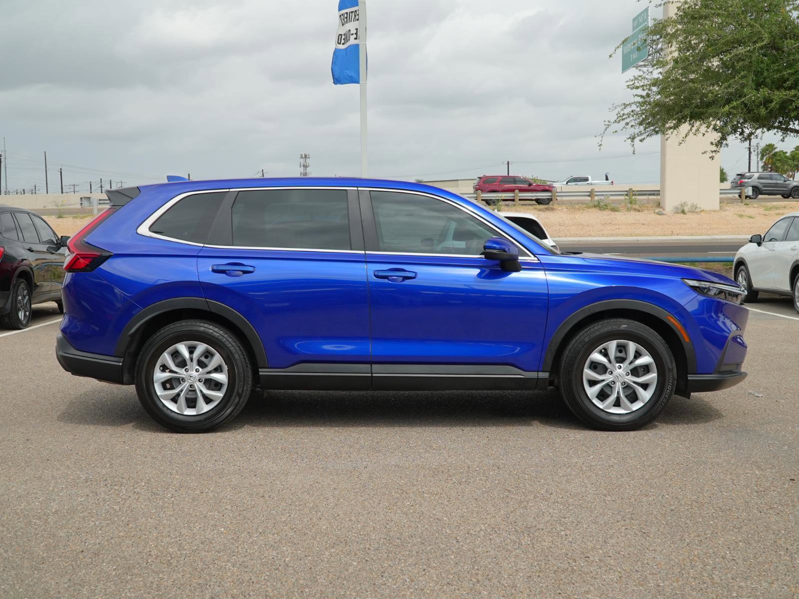 Used 2024 Honda CR-V LX image 4