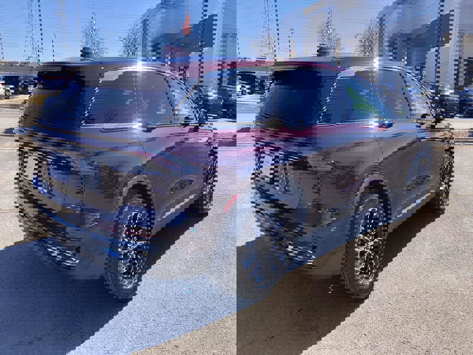 Certified 2025 Lincoln Nautilus Premier w/ Equipment Group 102A image 3