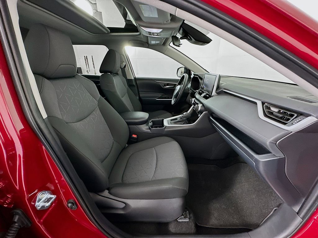 Certified 2025 Toyota RAV4 XLE w/ Convenience Package FWD image 29