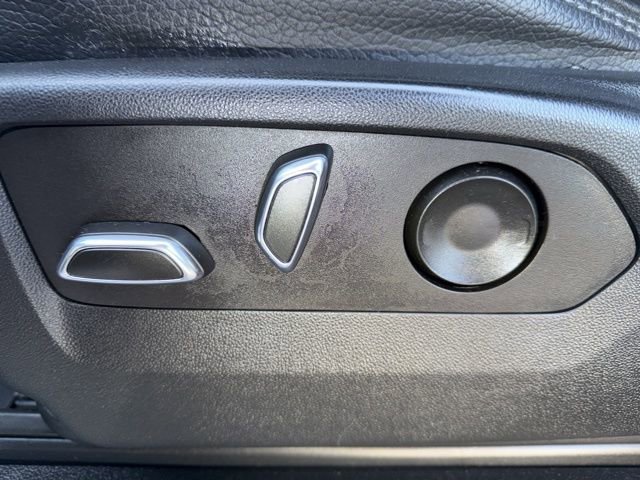 Used 2022 GMC Yukon XL Denali image 17