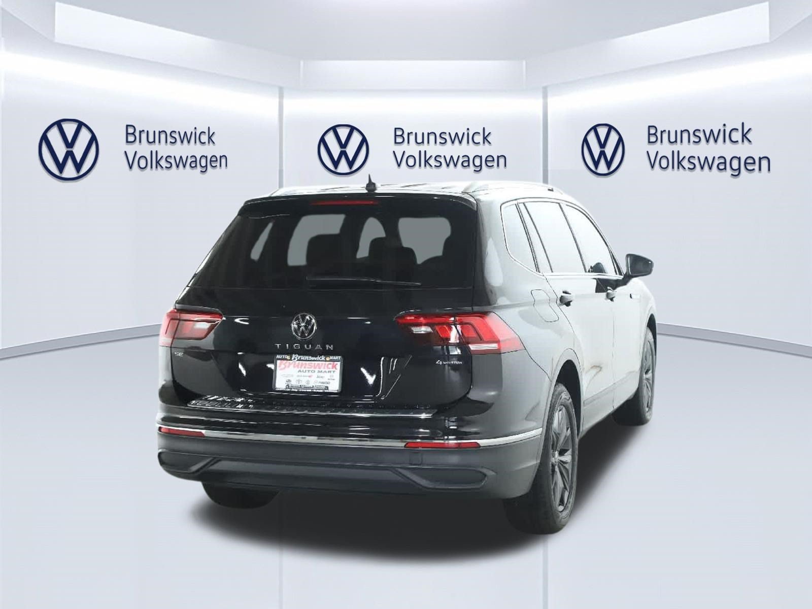 Certified 2023 Volkswagen Tiguan SE AWD/4WD image 46