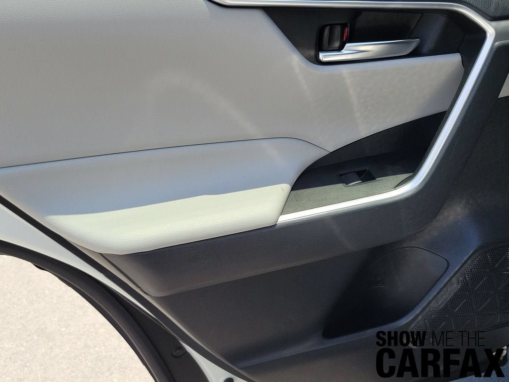 Used 2019 Toyota RAV4 XLE AWD/4WD image 15