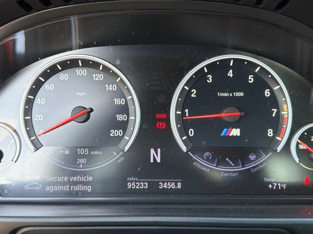 Used 2013 BMW M5 RWD image 24