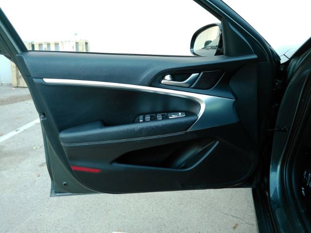 Used 2020 Genesis G70 2.0T image 13