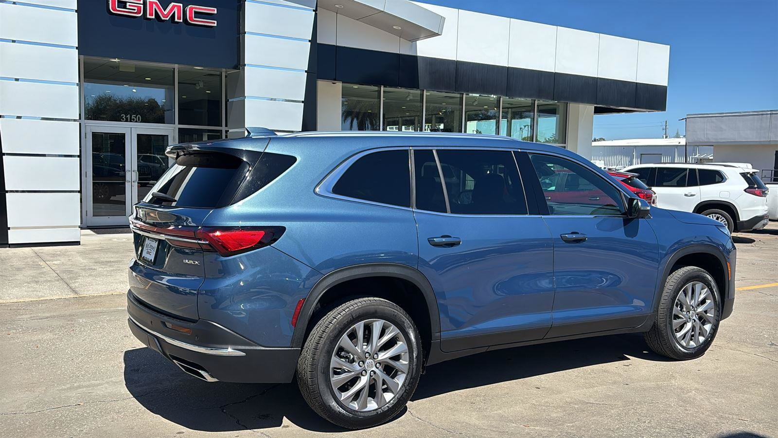 Certified 2025 Buick Enclave Preferred FWD image 7